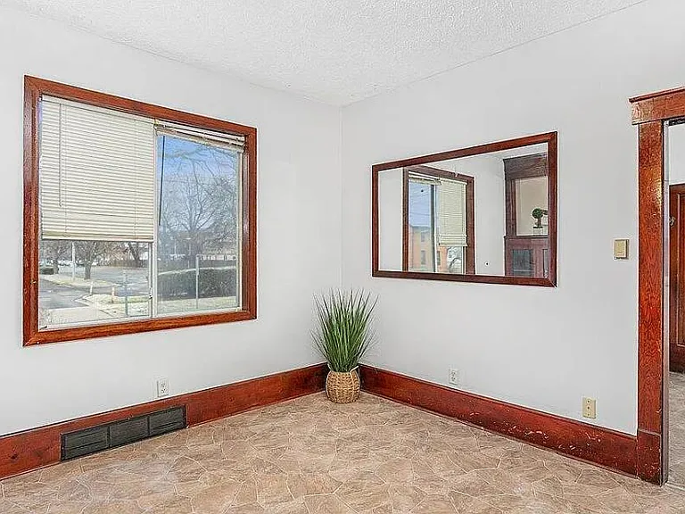 501 W Lenawee St — Photo 8