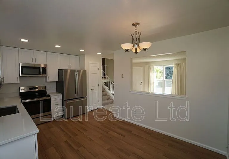 1155 Fern St — Photo 5