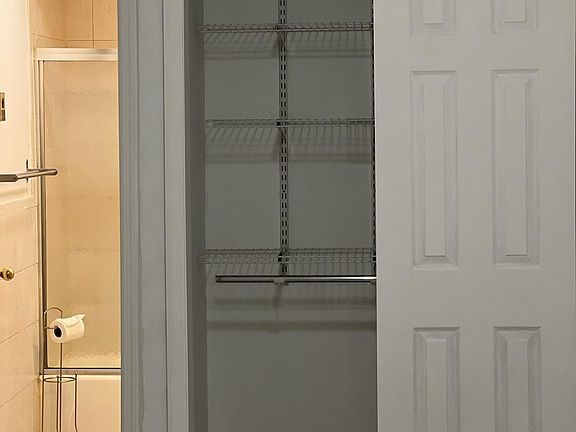 4th image of 146 Whitman Ave #1