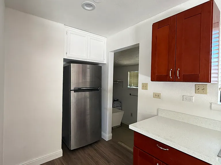 1003.5 River Way — Photo 3
