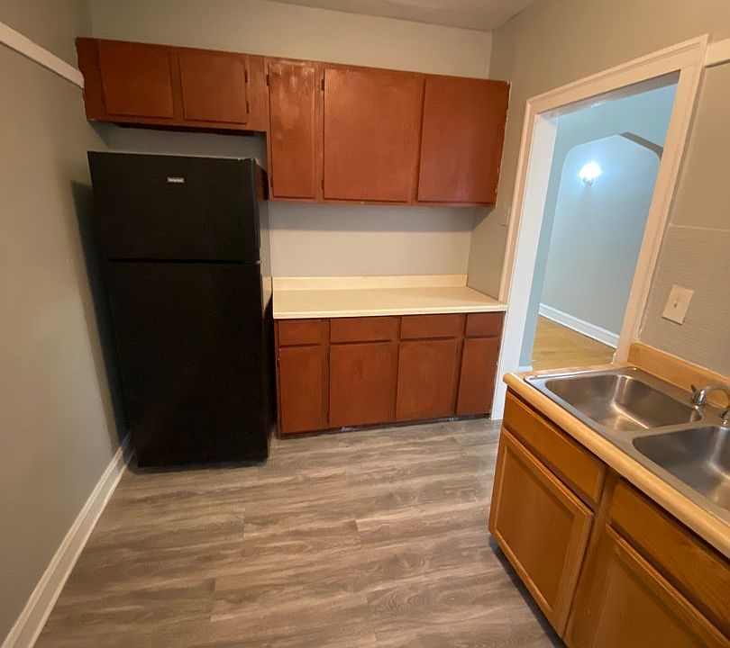 2nd image of 7921 S Woodlawn Ave APT 3