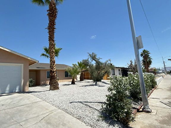 4th image of 3608 W Bonanza Rd