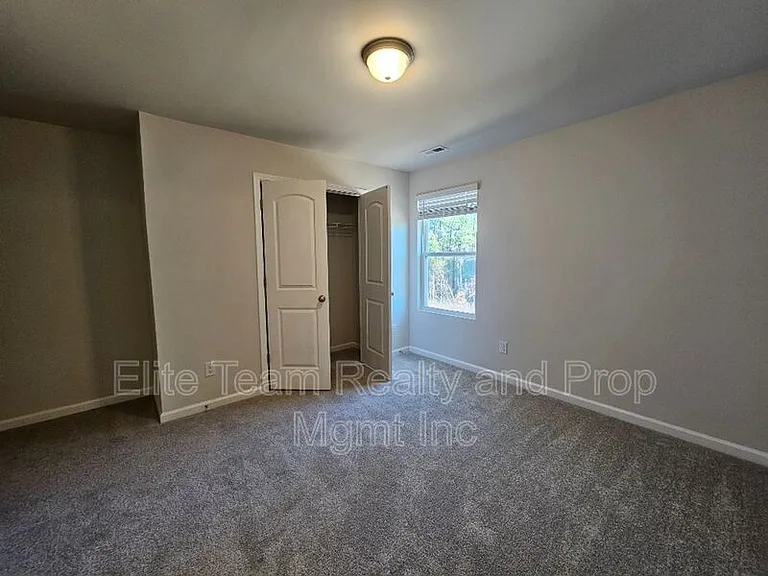 3108 Cheyney Park Dr — Photo 32