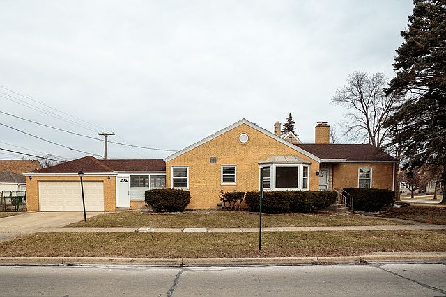 1st image of 1800 N 75th Ave