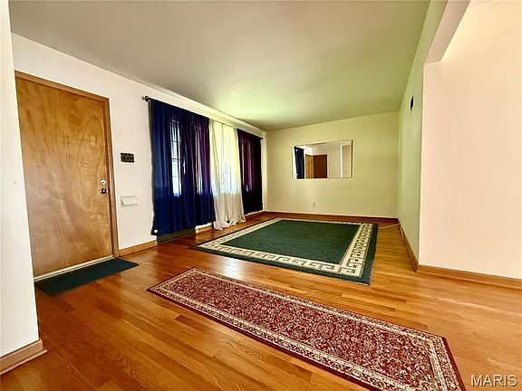 5th image of 317 Earlsfield Ln