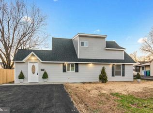 31 Great Oak Rd, Levittown, PA 19057