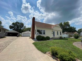 8 Reuling Ct, Pekin, IL 61554