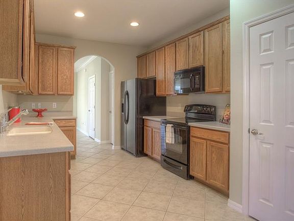 5th image of 14111 Stowbridge Ave