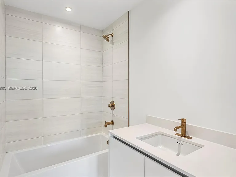 2678 Tigertail Ave #1005 — Photo 12