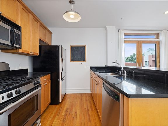 3rd image of 150 S 1st St APT 4C