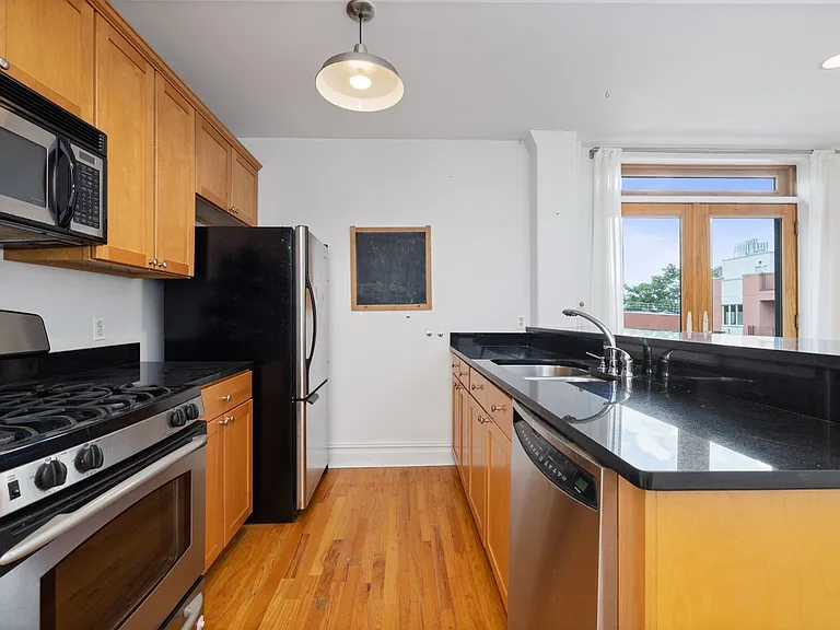 150 S 1st St #4C — Photo 4