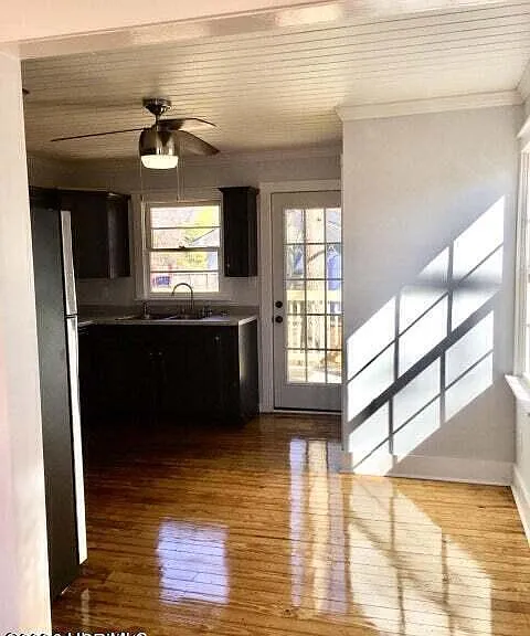 203 Red Oak St — Photo 3