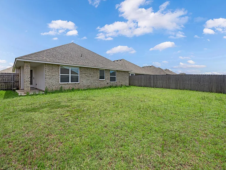 13933 Klinsman Rd — Photo 28