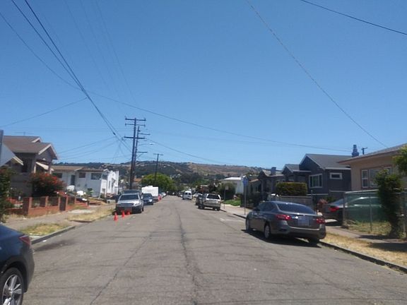 5th image of 2518 65th Ave