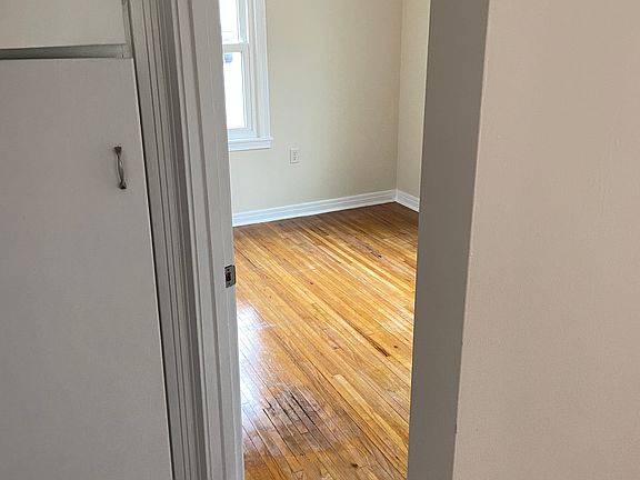 N E bedroom