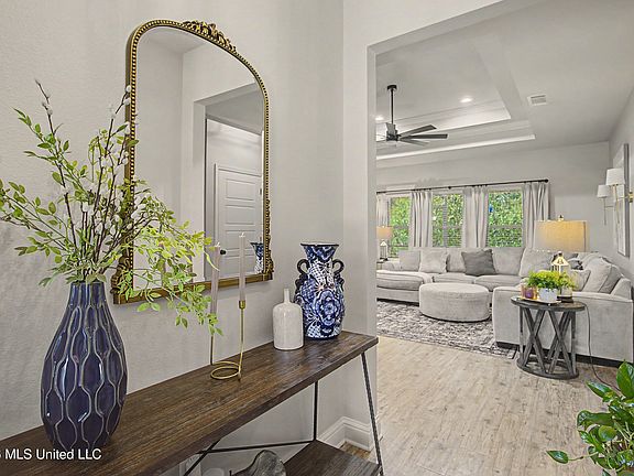 4th image of 14987 Calcutta Dr