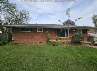 1417 Sattes Cir, Nitro, WV 25143