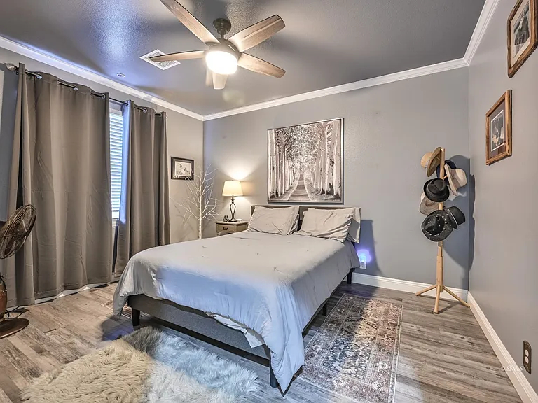 1129 Via Flore Way — Photo 34