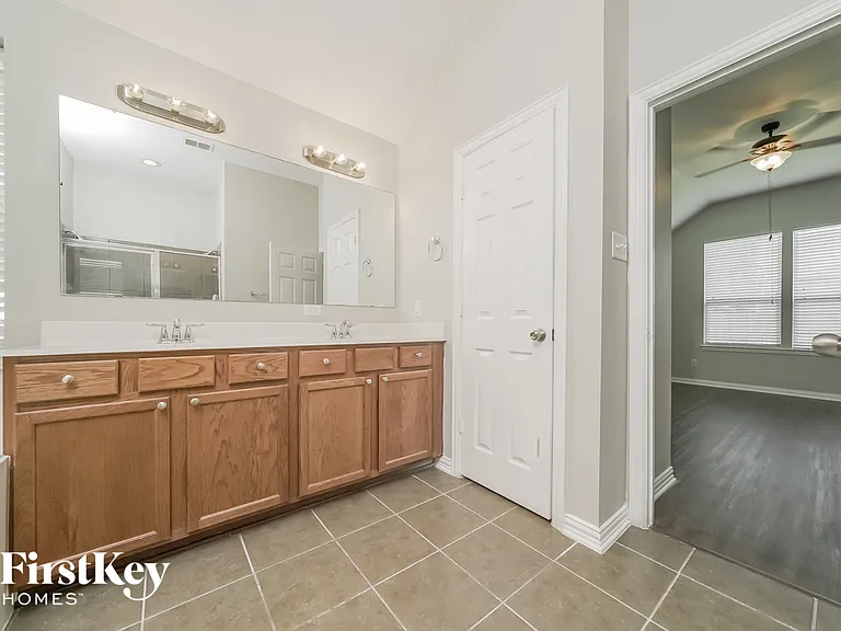 1521 Toucan Dr — Photo 11