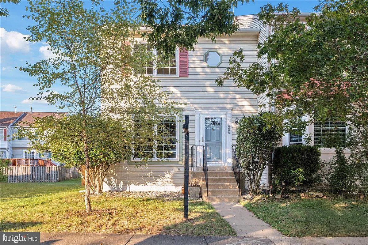 3 bed, 4.0 bath, 1882 sqft, $2,800 — Photo 1
