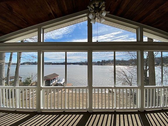 2nd image of 1261 N Lakeshore Dr