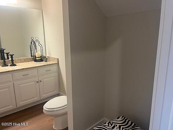 4th image of 902 Birchwood Drive