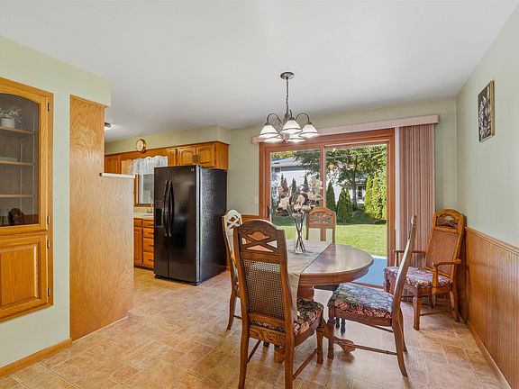 4th image of 502 Lake St