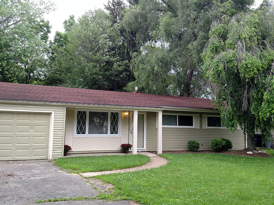 Nice Ranch Home Curb Appeal!