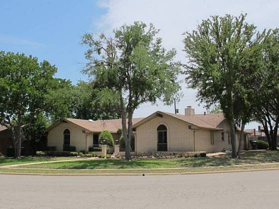 1st image of 1623 Celia Dr