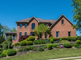 1786 Country Manor Dr, York, PA 17408