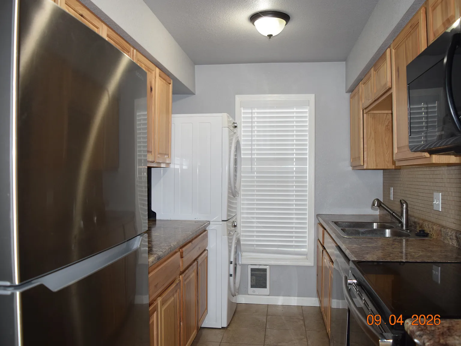 2 bed, 1.5 bath, 890 sqft, $1,100 — Photo 4