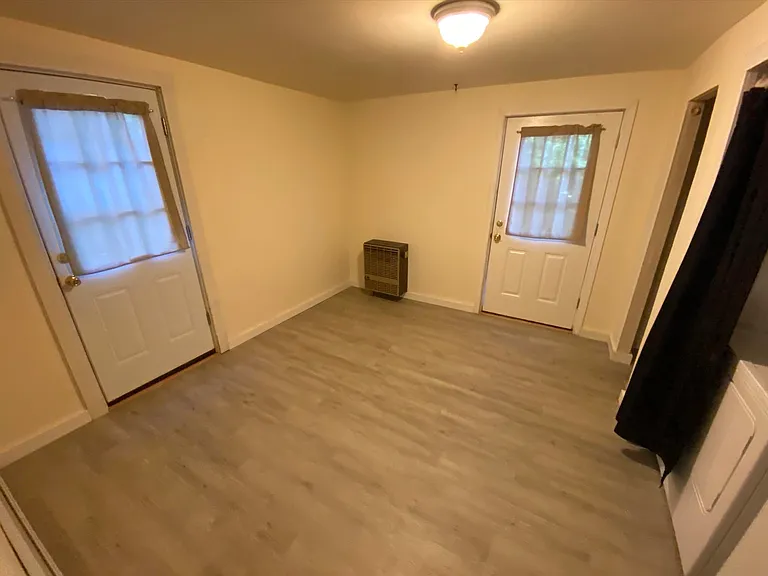 35 Winchester Ct — Photo 8