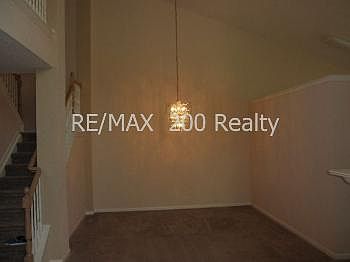 4th image of 7425 Green Tree Dr