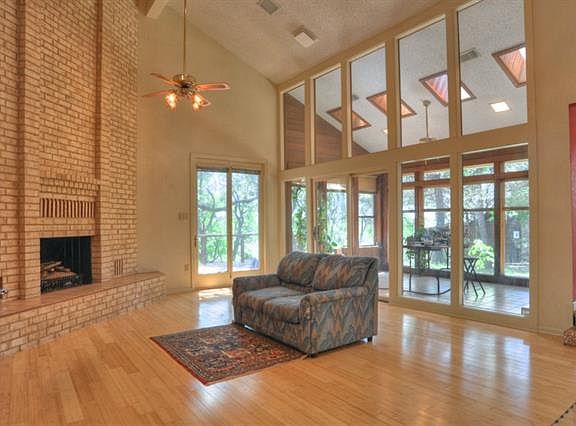 5th image of 8640 Stonewood Dr