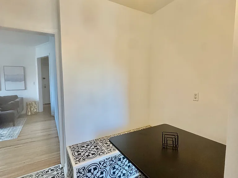 2423 Cambreleng Ave #2B — Photo 8