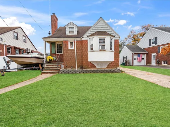 4 Edward Street, Lynbrook, NY 11563