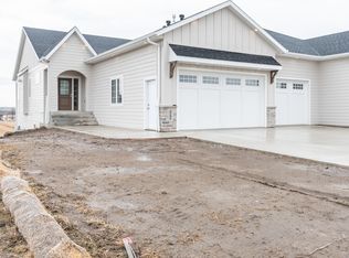 3703 Ridge Way, Bismarck, ND 58503