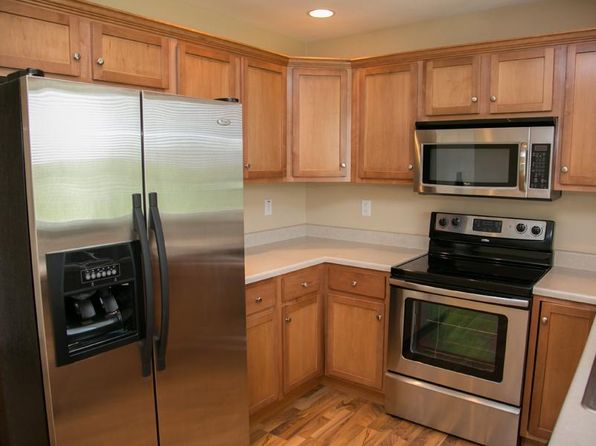 8200 Old Highway Rd, Dubuque, IA 52002