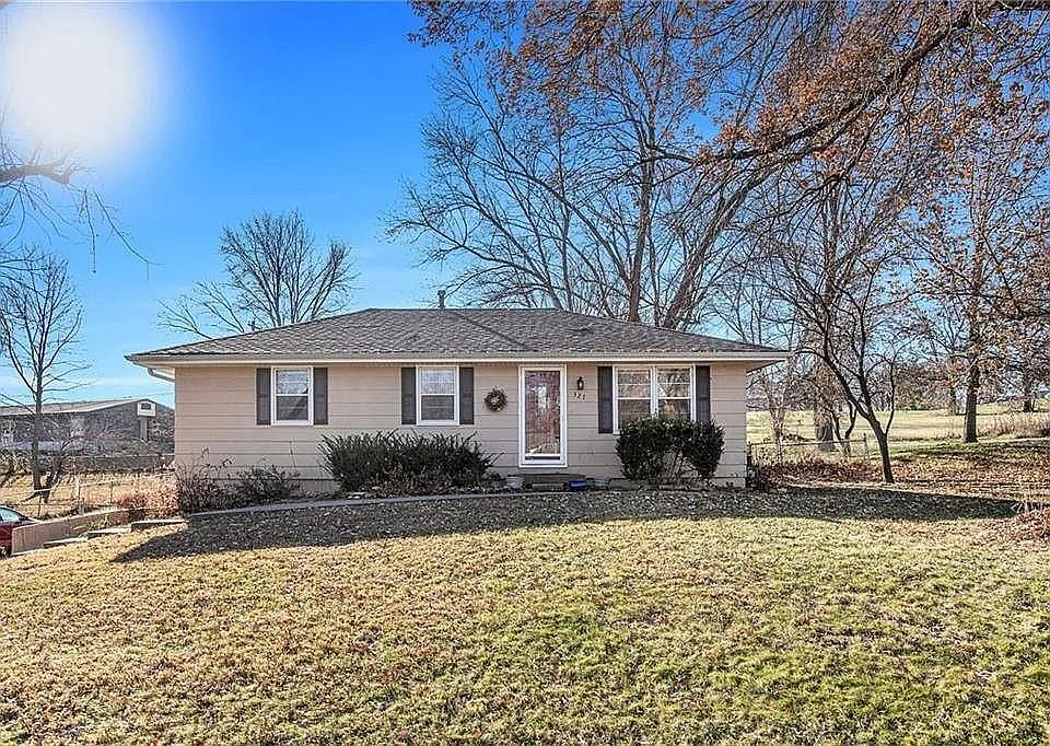 1st image of 327 Lincoln Dr