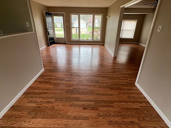4th image of 304 Brightsand Ct