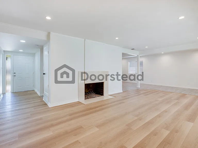 10050 Debra Ave — Photo 6
