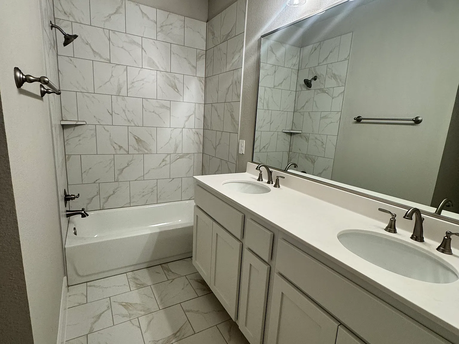 4 bed, 2280 sqft, $2,750 — Photo 3