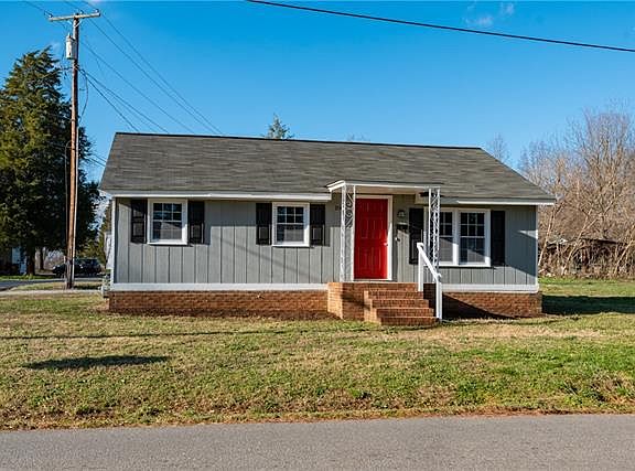 2nd image of 1001 E Gaston St