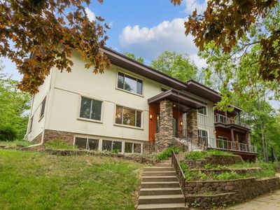 21 Red Fox Rd, North Oaks, MN, 55127