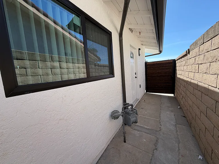941 Lodgewood Way #B — Photo 12
