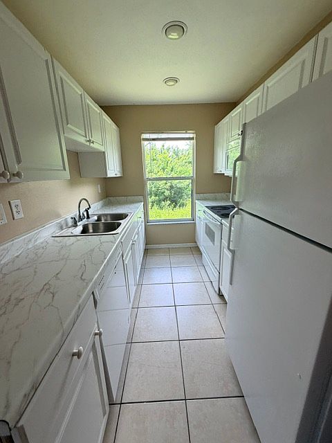 1st image of 4724 25th St SW