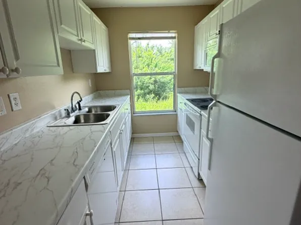 4724 25th St SW, Lehigh Acres, FL 33973