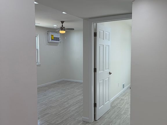 4th image of 29 Evan Pl Floor 1
