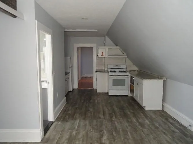 14 Albion St #3 — Photo 3