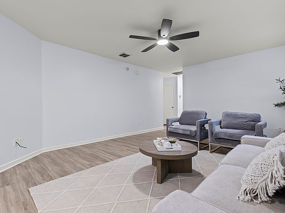 3rd image of 3028 Casa Bella Dr
